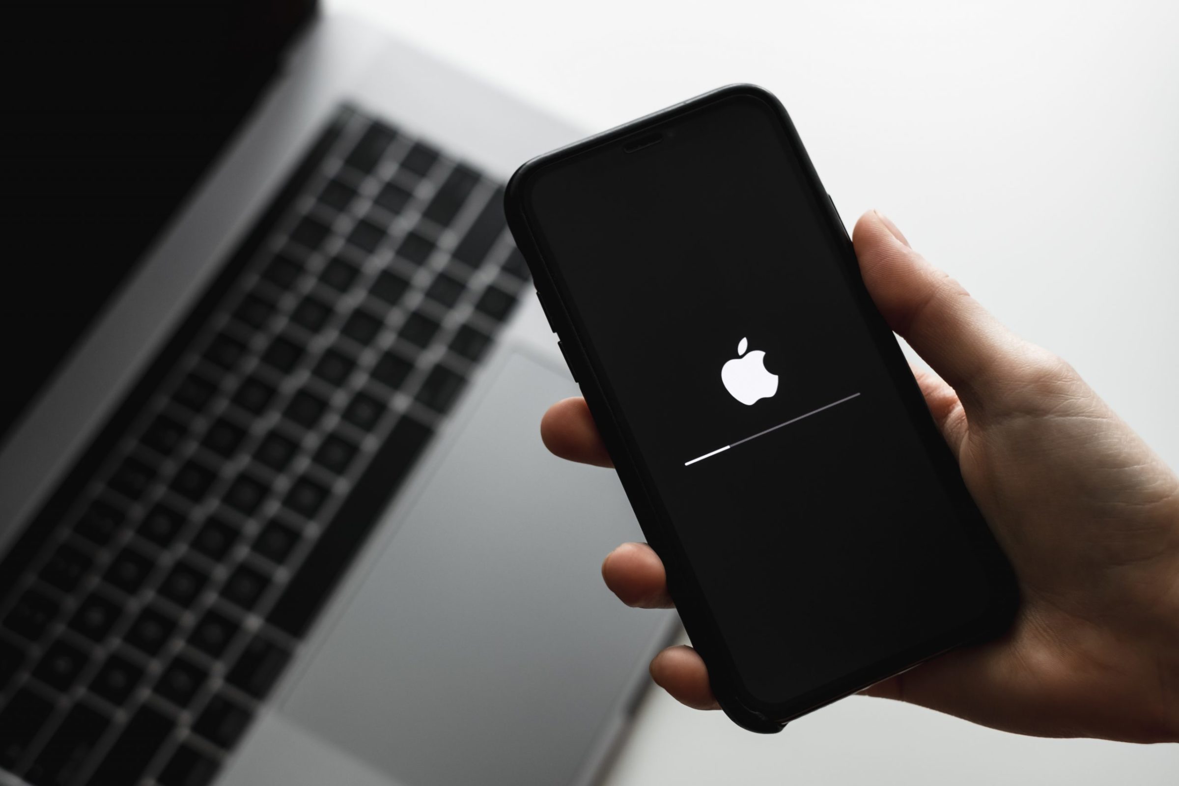 New Apple iPhone Update Causes Mass 9-1-1 Hangups