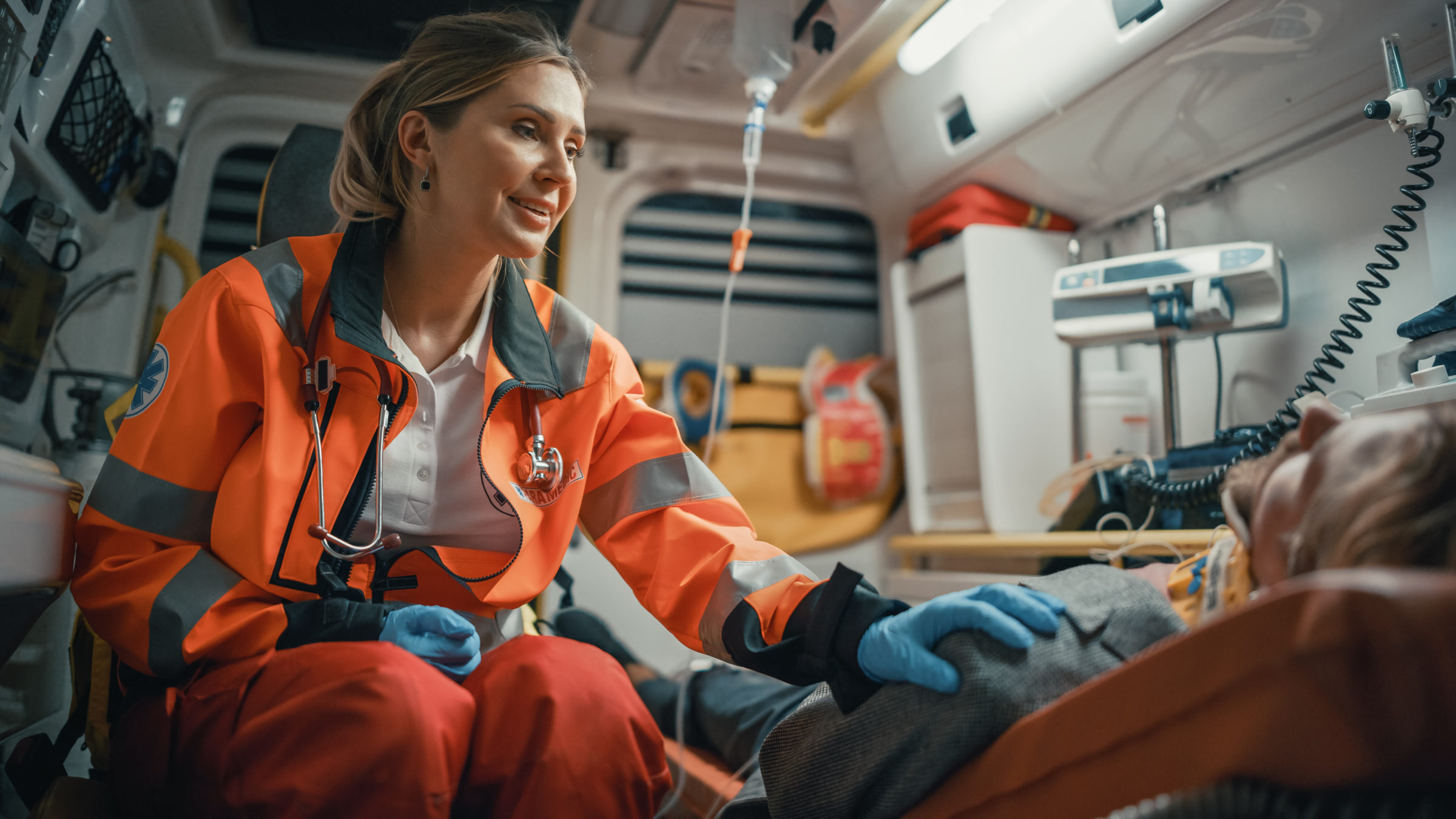 What’s the Difference Between an EMT & a Paramedic?