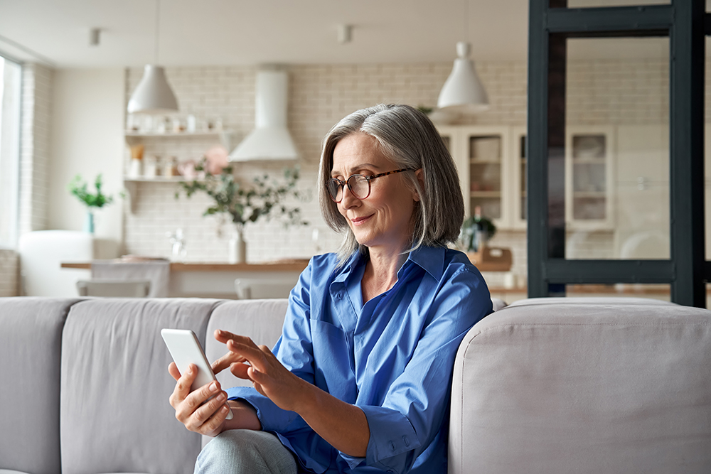 7 Popular Apps for Seniors Who Live Alone