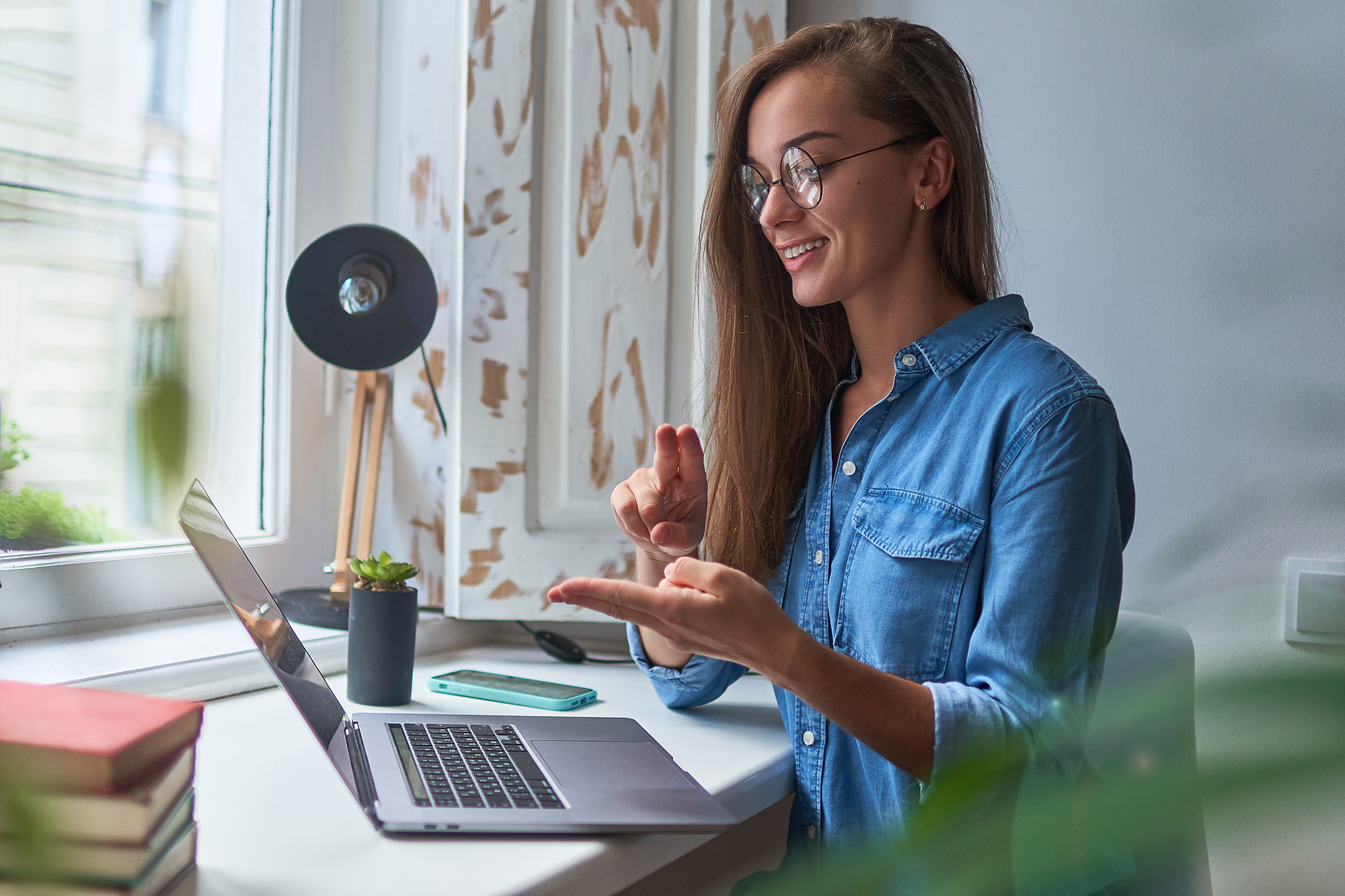 Living Alone as a Deaf or Hard-of-Hearing Person: Tips & Safety Measures